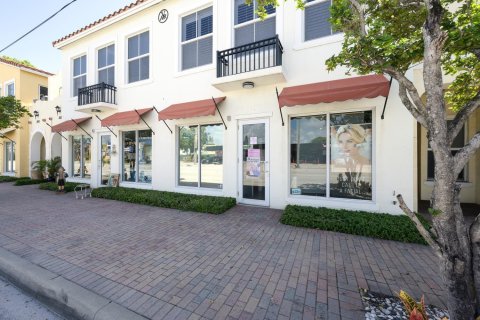 Immobilier commercial à West Palm Beach, Floride № 2279051