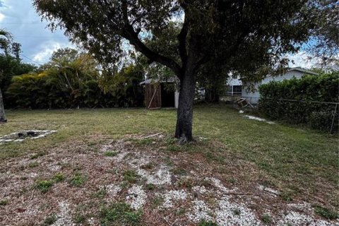 House in Fort Myers, Florida 3 bedrooms, 109.07 sq.m. № 2107310 - photo 21