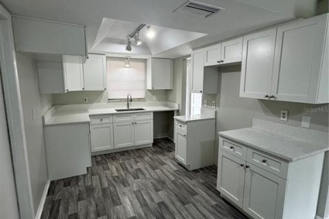 House in Fort Myers, Florida 3 bedrooms, 109.07 sq.m. № 2107310 - photo 5