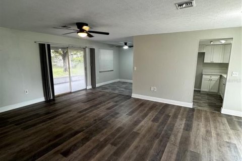House in Fort Myers, Florida 3 bedrooms, 109.07 sq.m. № 2107310 - photo 7
