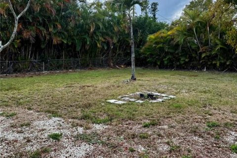 House in Fort Myers, Florida 3 bedrooms, 109.07 sq.m. № 2107310 - photo 23