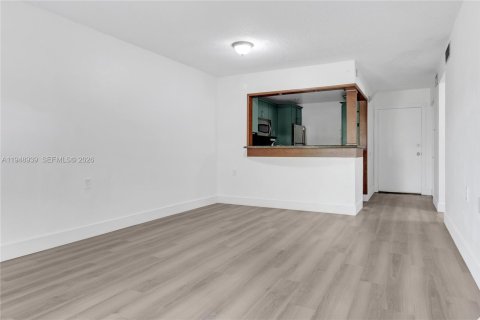 Кондоминиум с 1 спальней в Майами, Флорида № 2005487