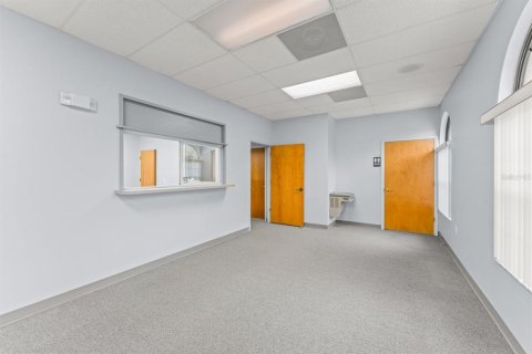 Купить коммерческую недвижимость в Дебари, Флорида 185.9м2, № 2098582 - фото 4