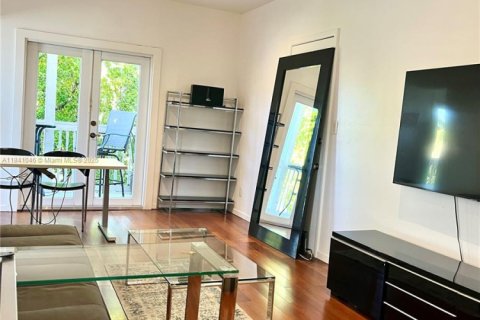Condominio en venta en Miami Beach, Florida, 1 dormitorio, 48.31 m2 № 1833732 - foto 4