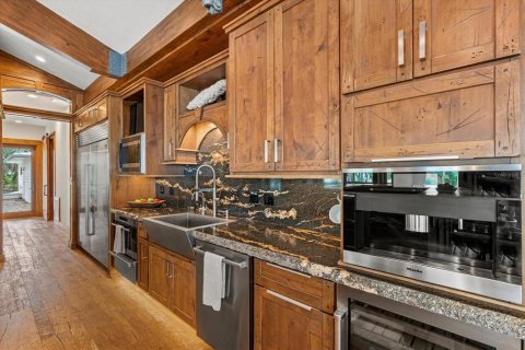 House in Bradenton, Florida 6 bedrooms, 599.68 sq.m. № 2414870 - photo 21
