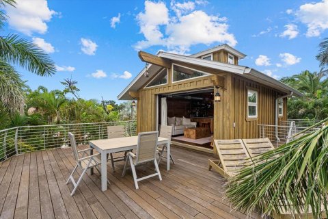 House in Bradenton, Florida 6 bedrooms, 599.68 sq.m. № 2414870 - photo 8