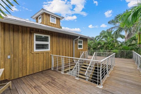 House in Bradenton, Florida 6 bedrooms, 599.68 sq.m. № 2414870 - photo 9