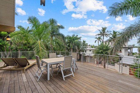 House in Bradenton, Florida 6 bedrooms, 599.68 sq.m. № 2414870 - photo 7