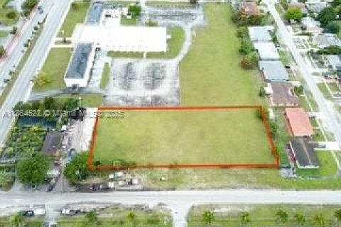 Propiedad comercial en venta en Miami, Florida № 1979434 - foto 5