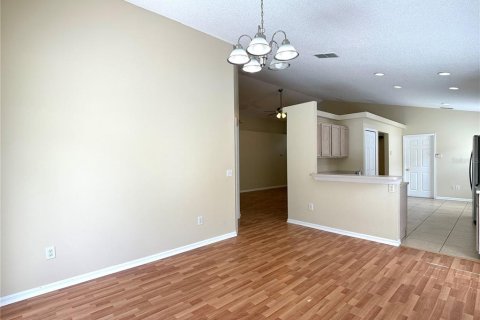 House in Davenport, Florida 4 bedrooms, 154.31 sq.m. № 2167755 - photo 7