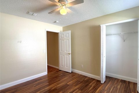 House in Davenport, Florida 4 bedrooms, 154.31 sq.m. № 2167755 - photo 25