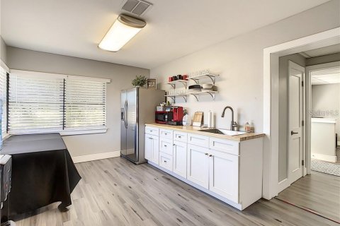 Propiedad comercial en alquiler en Winter Park, Florida, 153.2 m2 № 2234647 - foto 7