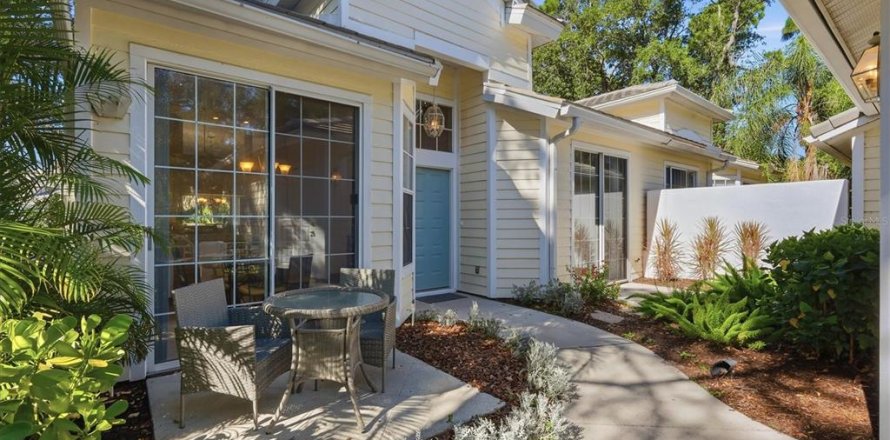Casa en University Park, Florida 2 dormitorios, 136.85 m2 № 2152289