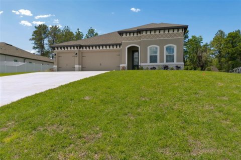 Villa ou maison à vendre à Weeki Wachee, Floride: 4 chambres, 242.66 m2 № 2202734 - photo 4