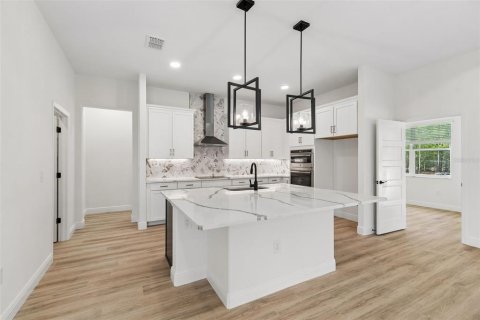Villa ou maison à vendre à Weeki Wachee, Floride: 4 chambres, 242.66 m2 № 2202734 - photo 16