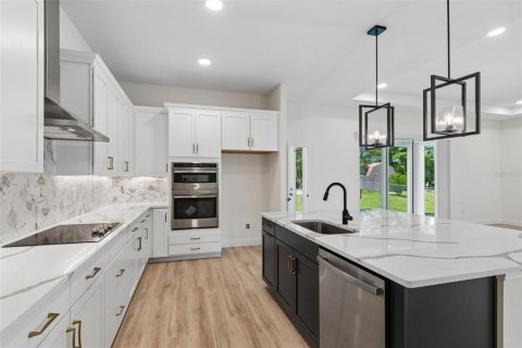 Villa ou maison à vendre à Weeki Wachee, Floride: 4 chambres, 242.66 m2 № 2202734 - photo 22
