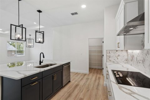 Villa ou maison à vendre à Weeki Wachee, Floride: 4 chambres, 242.66 m2 № 2202734 - photo 21