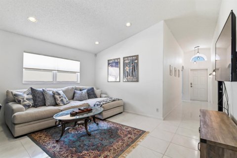 House in Lake Worth, Florida 3 bedrooms, 124.12 sq.m. № 2171837 - photo 4
