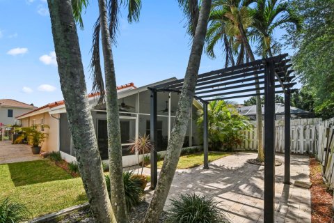 House in Lake Worth, Florida 3 bedrooms, 124.12 sq.m. № 2171837 - photo 20