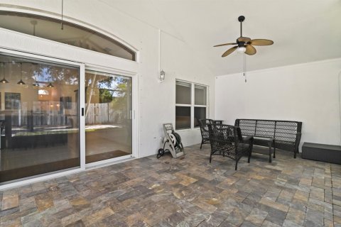 House in Lake Worth, Florida 3 bedrooms, 124.12 sq.m. № 2171837 - photo 19
