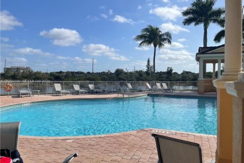 Condo in Miramar, Florida, 3 bedrooms № 2249045 - photo 7