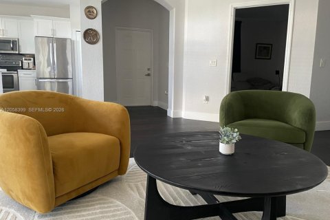 Condo in Miramar, Florida, 3 bedrooms № 2249045 - photo 3