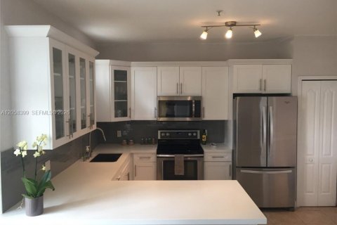 Condo in Miramar, Florida, 3 bedrooms  № 2249045