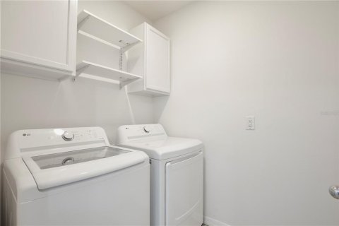 House in Kissimmee, Florida 4 bedrooms, 171.5 sq.m. № 1795008 - photo 21