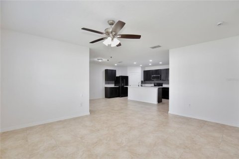 House in Kissimmee, Florida 4 bedrooms, 171.5 sq.m. № 1795008 - photo 9