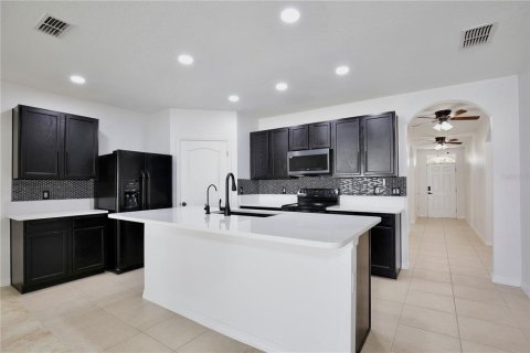 House in Kissimmee, Florida 4 bedrooms, 171.5 sq.m. № 1795008 - photo 4