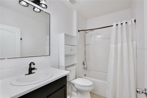 House in Kissimmee, Florida 4 bedrooms, 171.5 sq.m. № 1795008 - photo 16