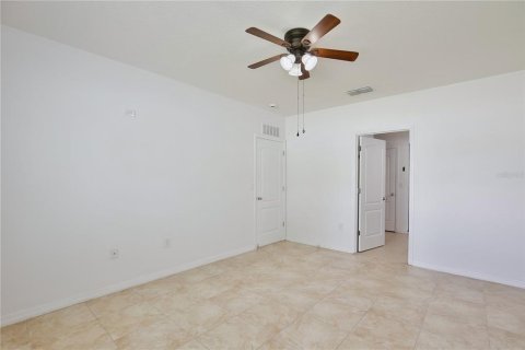 House in Kissimmee, Florida 4 bedrooms, 171.5 sq.m. № 1795008 - photo 11