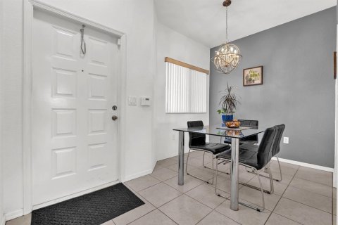 Купить кондоминиум в Тамарак, Флорида 3 комнаты, 114.18м2, № 2083298 - фото 12