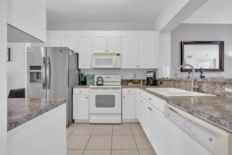 Купить кондоминиум в Тамарак, Флорида 3 комнаты, 114.18м2, № 2083298 - фото 8