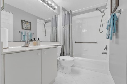 Купить кондоминиум в Тамарак, Флорида 3 комнаты, 114.18м2, № 2083298 - фото 29
