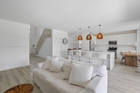 Casa en venta en Weston, Florida, 5 dormitorios, 259.94 m2 № 1823381 - foto 7