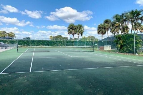 Condo in Okeechobee, Florida, 1 bedroom  № 880747 - photo 1