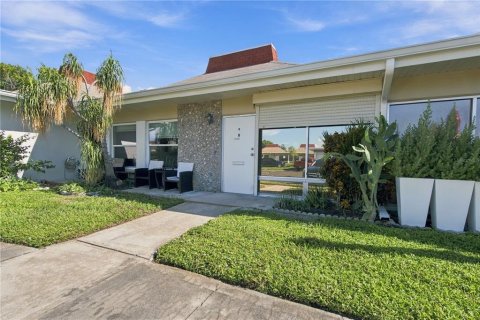 Condo in Holiday, Florida, 2 bedrooms  № 2366632