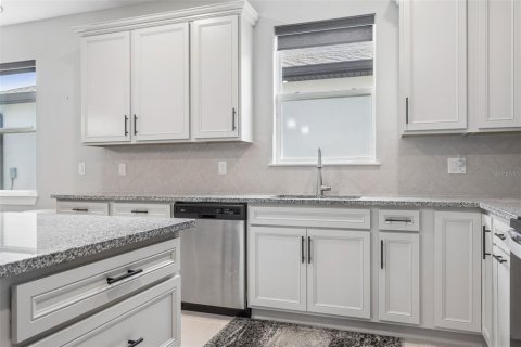 Villa ou maison à vendre à Zephyrhills, Floride: 4 chambres, 209.4 m2 № 2093203 - photo 9