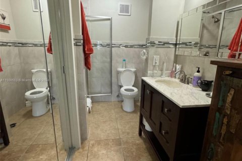 Condo in Miami, Florida, 2 bedrooms  № 1708343 - photo 7