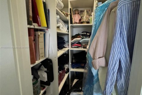 Condo in Miami, Florida, 2 bedrooms  № 1708343 - photo 11