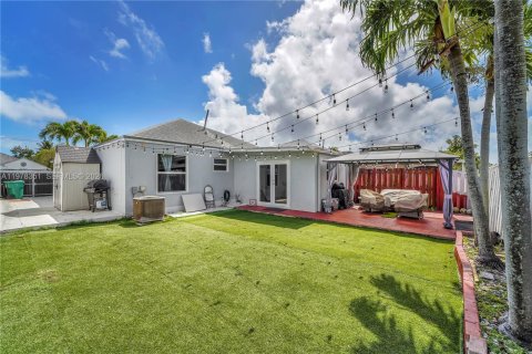 Villa ou maison à vendre à Cutler Bay, Floride: 3 chambres, 130.99 m2 № 2042076 - photo 18