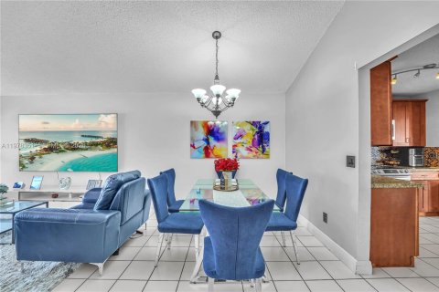 Villa ou maison à vendre à Cutler Bay, Floride: 3 chambres, 130.99 m2 № 2042076 - photo 5