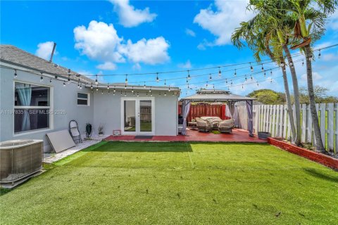 Villa ou maison à vendre à Cutler Bay, Floride: 3 chambres, 130.99 m2 № 2042076 - photo 17