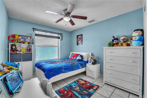 Villa ou maison à vendre à Cutler Bay, Floride: 3 chambres, 130.99 m2 № 2042076 - photo 12