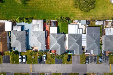 Villa ou maison à vendre à Cutler Bay, Floride: 3 chambres, 130.99 m2 № 2042076 - photo 22