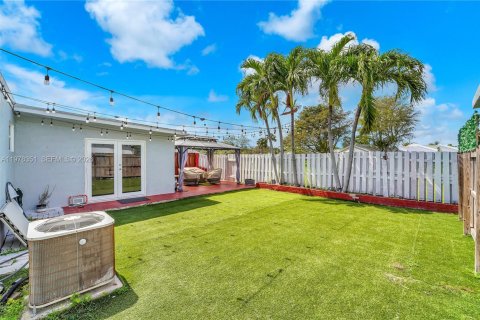 Villa ou maison à vendre à Cutler Bay, Floride: 3 chambres, 130.99 m2 № 2042076 - photo 16