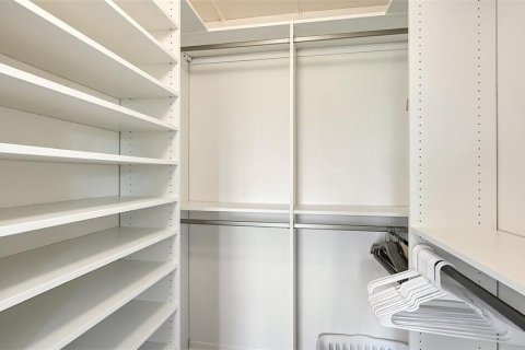 Condo in Sarasota, Florida, 1 bedroom  № 2100846 - photo 29