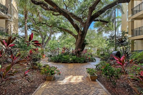 Condo in Sarasota, Florida, 1 bedroom  № 2100846 - photo 5
