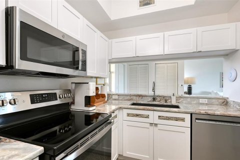 Condo in Sarasota, Florida, 1 bedroom  № 2100846 - photo 24